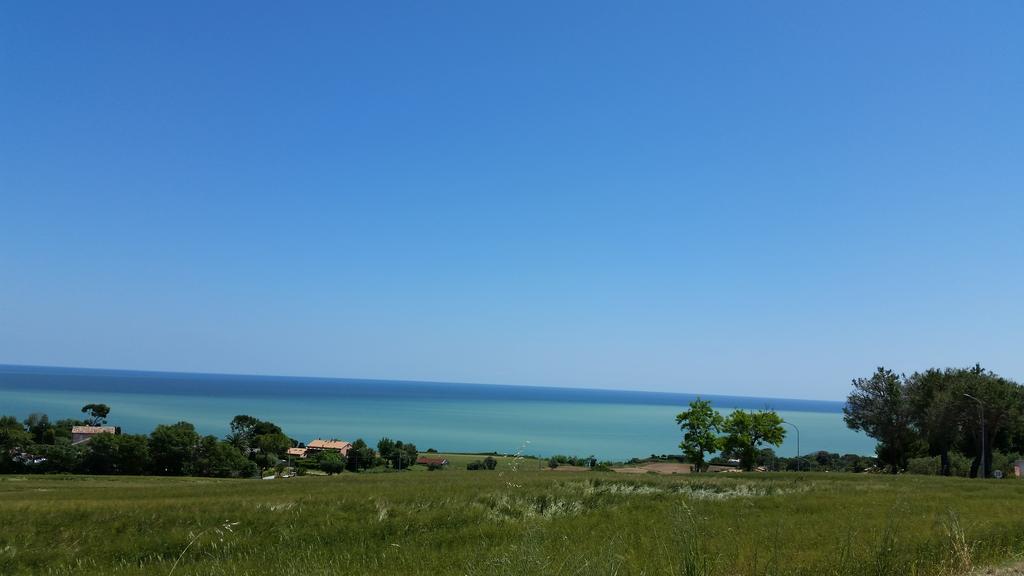A Due Passi Dal Mare B&B Numana Exterior photo