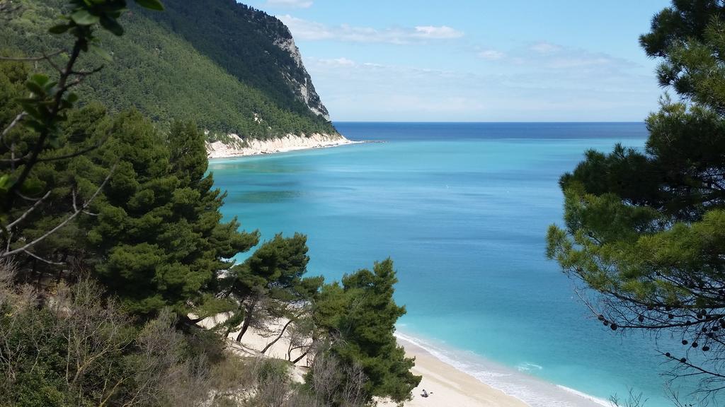 A Due Passi Dal Mare B&B Numana Exterior photo