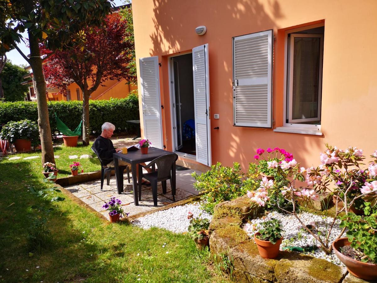 A Due Passi Dal Mare B&B Numana Exterior photo